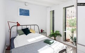 Ramblas Apartments - 01